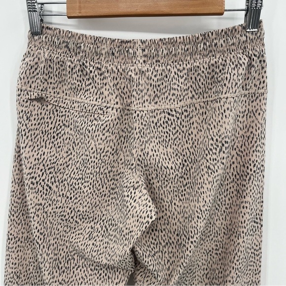 Lululemon 4 Step Lively Crop Yoga Athletic Capris Pant - Picture 5 of 13